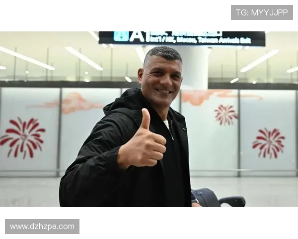 成都新帅：冬训刻苦赞球迷热情